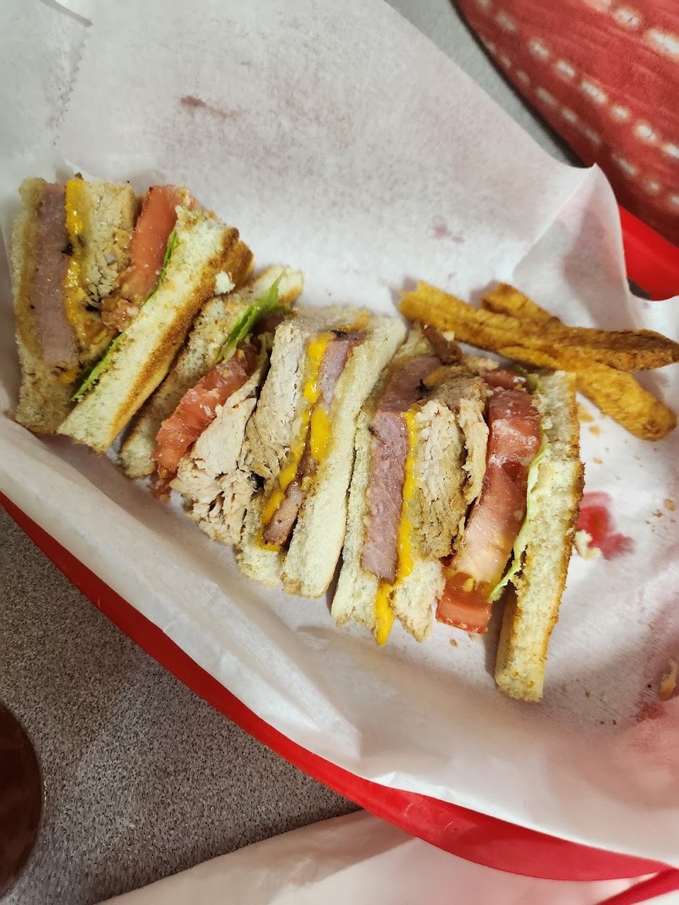 Assorted entrees from an American restaurant.